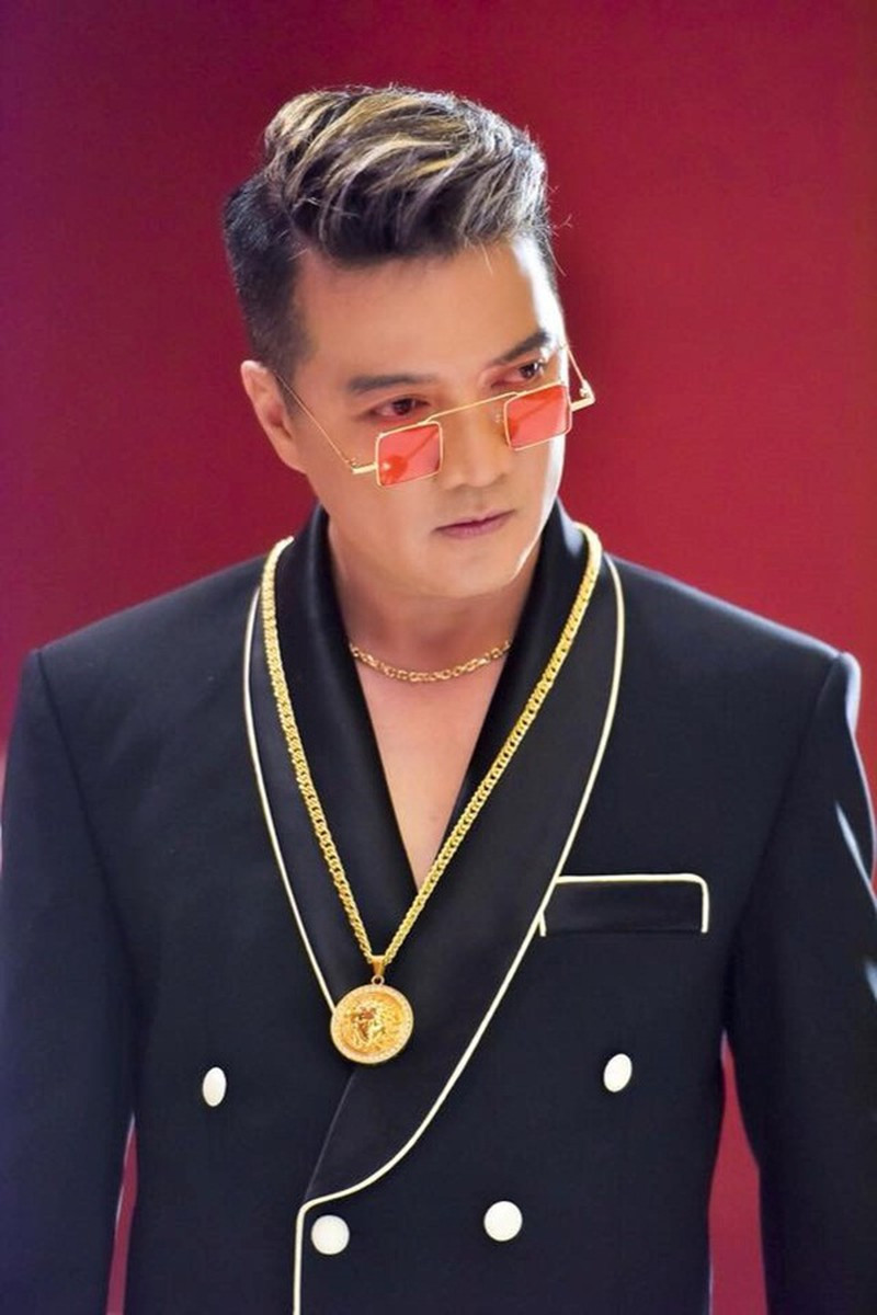 Choáng ngợp trước biệt thự triệu USD và khối tài sản khủng của Đàm Vĩnh Hưng - Hình 2 Choang ngop truoc biet thu trieu USD va khoi tai san khung cua Dam Vinh Hung-Hinh-2