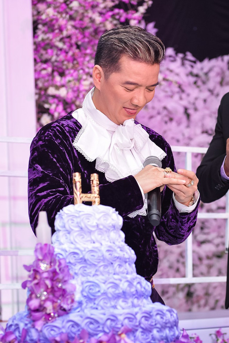 Choáng ngợp trước biệt thự triệu USD và khối tài sản khủng của Đàm Vĩnh Hưng - Hình 13 Choang ngop truoc biet thu trieu USD va khoi tai san khung cua Dam Vinh Hung-Hinh-13