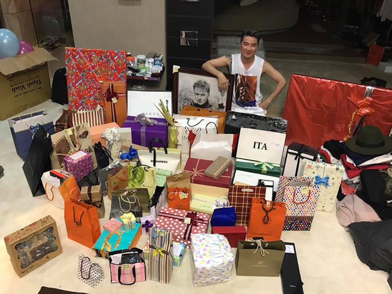 Choáng ngợp trước biệt thự triệu USD và khối tài sản khủng của Đàm Vĩnh Hưng - Hình 14 Choang ngop truoc biet thu trieu USD va khoi tai san khung cua Dam Vinh Hung-Hinh-14