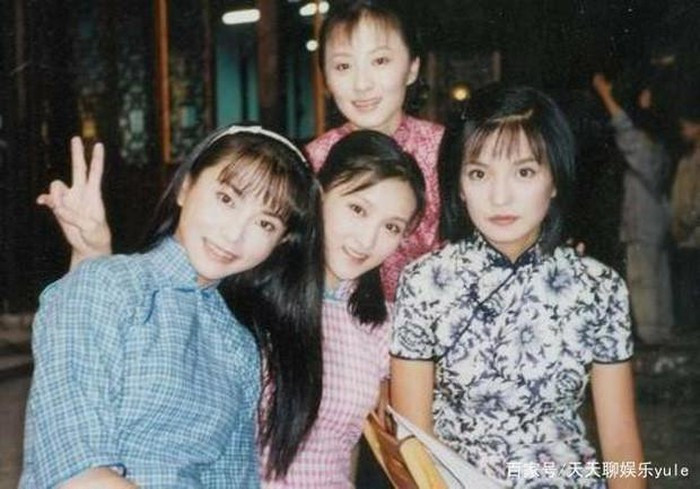 Hình ảnh hậu trường hiếm thấy của bộ phim "Tân dòng sông ly biệt" ảnh 13 Hình ảnh hậu trường hiếm thấy của bộ phim "Tân dòng sông ly biệt" ảnh 13