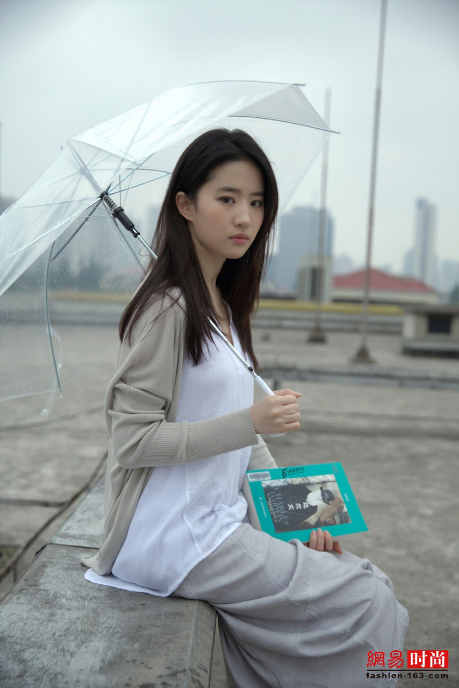 Dàn sao “Kim Phấn Thế Gia” sau 16 năm: Người “gà trống nuôi con”, kẻ chật vật tìm lại ánh hào quang ảnh 25 Dàn sao “Kim Phấn Thế Gia” sau 16 năm: Người “gà trống nuôi con”, kẻ chật vật tìm lại ánh hào quang ảnh 25