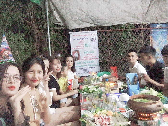 Thanh niên "ế bền vững nhất xóm" được tặng quà sinh nhật có "1-0-2" ảnh 3 Hội bạn thân được nhận xét là có tâm nhất “hệ mặt trời”