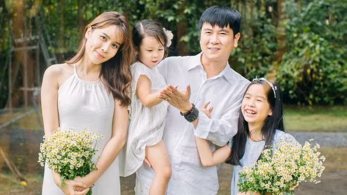 Bức ảnh gia đình hạnh phúc được người trong cuộc chia sẻ trong thời gian gần đây.