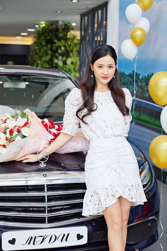 Thế hệ hot girl 1989: Người độc thân quyến rũ, kẻ yên ấm bên chồng con - Ảnh 5.