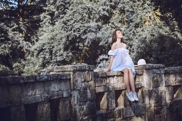 Sống giàu sang hạnh phúc ở Mỹ, Hiền Thục bất ngờ khoe người đàn ông giấu mặt - Ảnh 4.