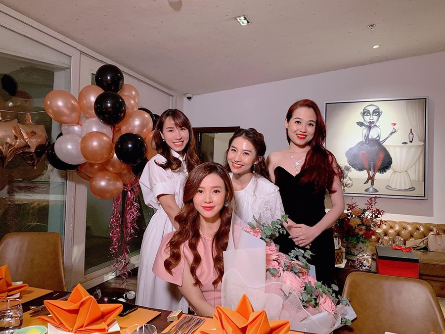 Đón sinh nhật tuổi 30 bên loạt trai đẹp, Midu làm fan ghen đỏ mắt ảnh 1 Đón sinh nhật tuổi 30 bên loạt trai đẹp, Midu làm fan ghen đỏ mắt bởi toàn gương mặt có tiếng-2