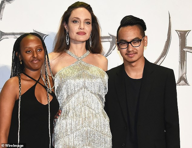 angelina jolie dep hut mat, vui ve hoi ngo con trai maddox o nhat ban hinh 7