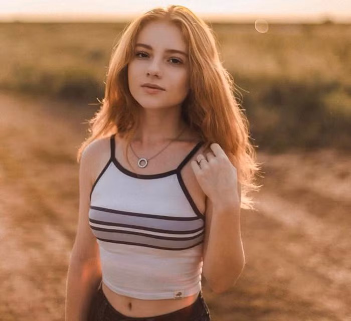 3 hot girl được chú ý nhờ sở hữu mái tóc đỏ nổi bật và quyến rũ ảnh 5