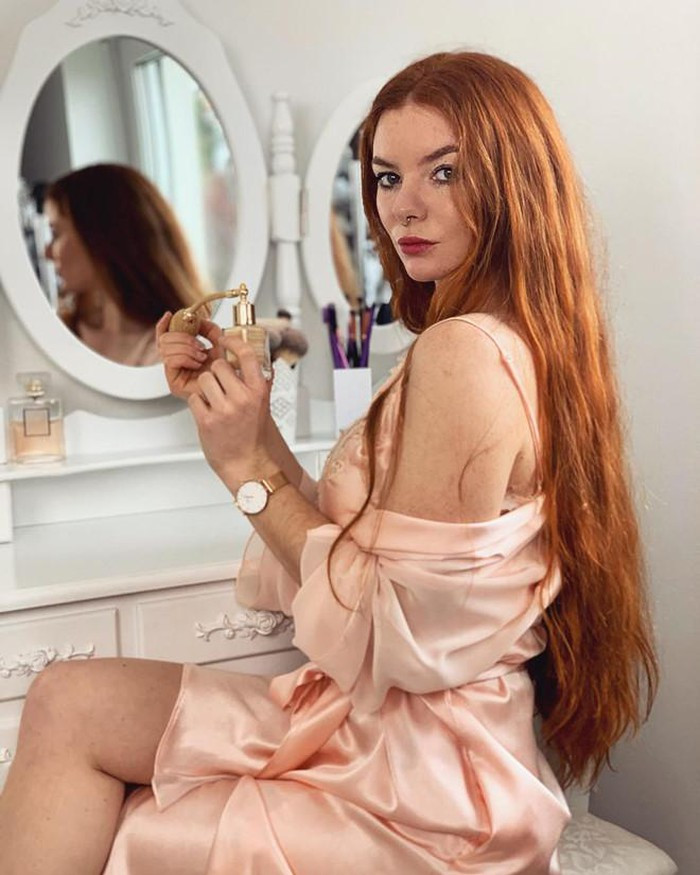 3 hot girl được chú ý nhờ sở hữu mái tóc đỏ nổi bật và quyến rũ ảnh 11 3 hot girl được chú ý nhờ sở hữu mái tóc đỏ nổi bật và quyến rũ ảnh 11