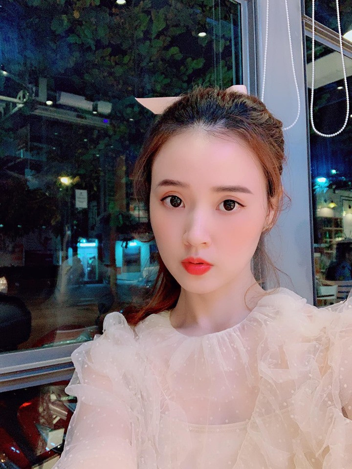 Cuộc sống đáng mơ ước của 4 cô nàng hot girl đời đầu: Người độc thân quyến rũ, người yên ấm bên chồng con giàu có ảnh 9