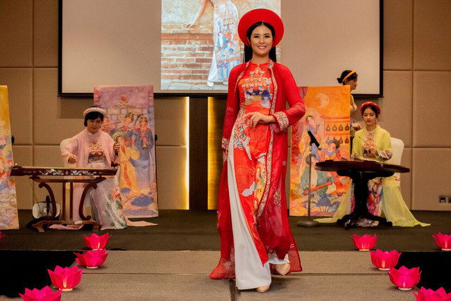 Ngọc Hân lần đầu xuất hiện bên bạn trai lâu năm sau khi để lộ nhẫn đính hôn - Ảnh 7. Ngọc Hân lần đầu xuất hiện bên bạn trai lâu năm sau khi để lộ nhẫn đính hôn - Ảnh 7.