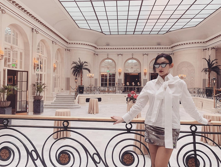 Cuộc sống đáng mơ ước của 4 cô nàng hot girl đời đầu: Người độc thân quyến rũ, người yên ấm bên chồng con giàu có ảnh 25