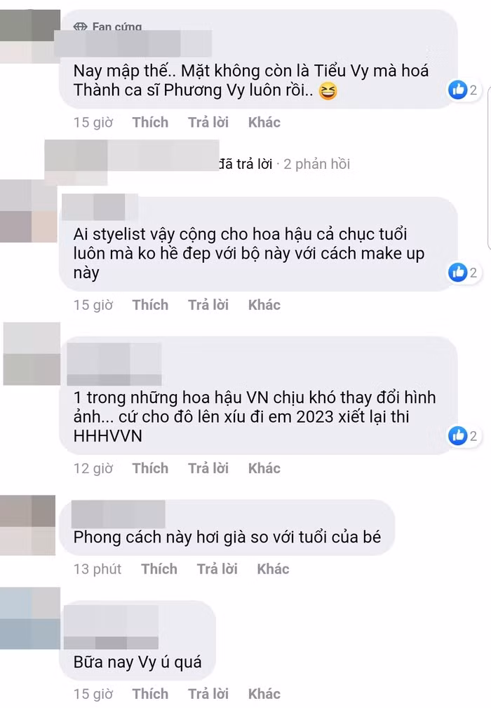 Nhiều khán giả cho rằng, một là cô đang bị stylist “hại”, hai là do tăng cân nên đã thành ra cớ sự này đây!