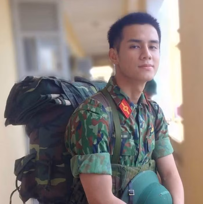 Những nam sinh trường quân đội gây sốt vì quá điển trai ảnh 6