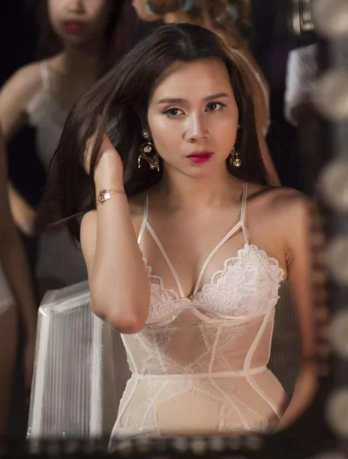 Trốn chồng sang Hàn Quốc dao kéo, nhan sắc của Lưu Hương Giang thay đổi ra sao? ảnh 2 Trốn chồng sang Hàn Quốc dao kéo, nhan sắc của Lưu Hương Giang thay đổi ra sao? ảnh 2