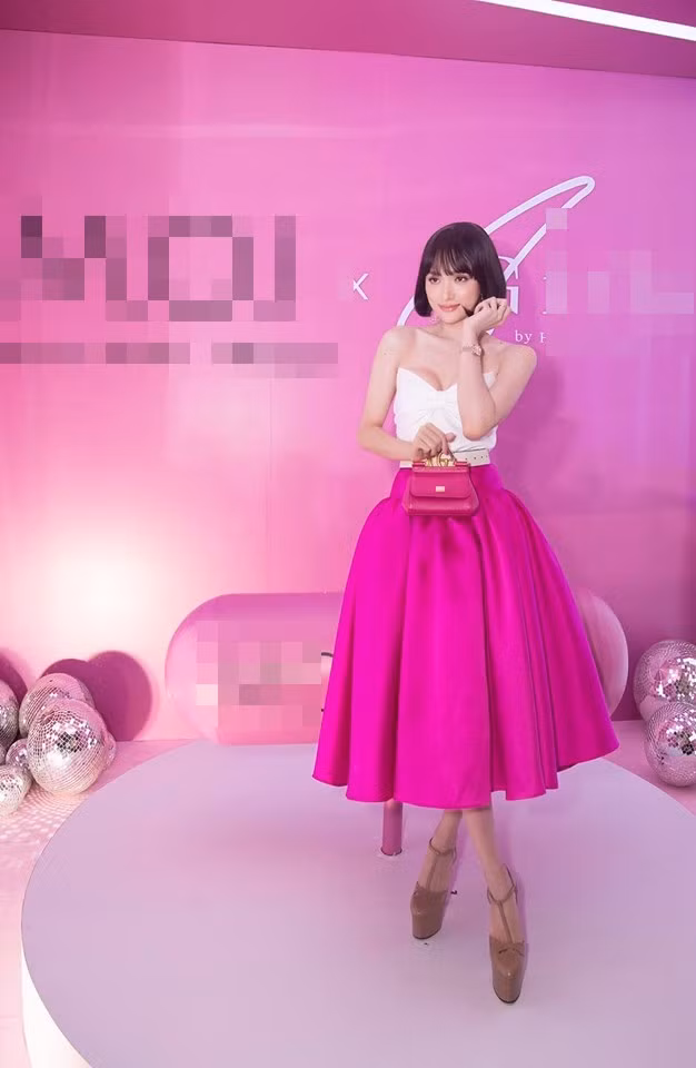 Hương Giang lộ khoảnh khắc gầy xác xơ, người mỏng dính khác xa hình photoshop-7