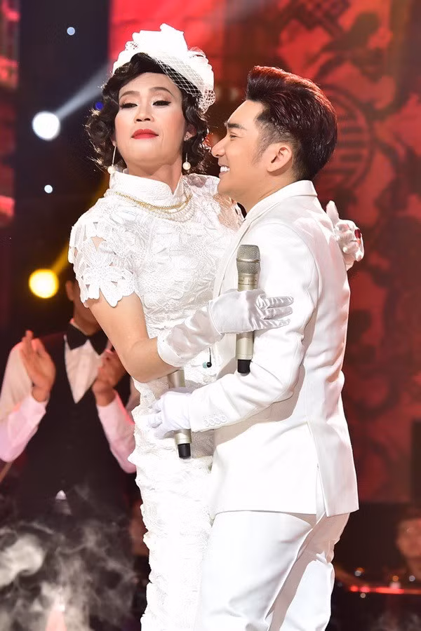 Chân dung 2 nghệ sĩ nổi tiếng chỉ cần hú là Hoài Linh có mặt, không cần mời - Ảnh 3.