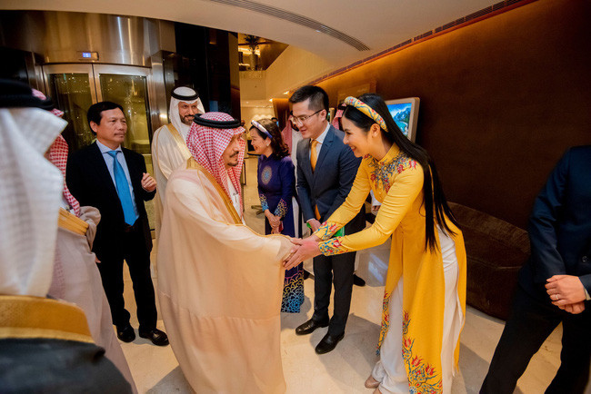 Ngọc Hân lần đầu xuất hiện bên bạn trai lâu năm sau khi để lộ nhẫn đính hôn - Ảnh 10. Ngọc Hân lần đầu xuất hiện bên bạn trai lâu năm sau khi để lộ nhẫn đính hôn - Ảnh 10.