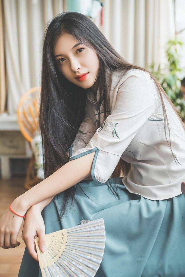 Xiêu lòng nhan sắc của nữ chủ tọa Học viện Tòa án ảnh 6