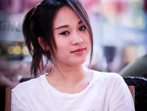 Những hotgirl đời đầu có hoàn cảnh kém may mắn: Người mất thị lực, người nợ nần chồng chất ảnh 2 Diễm Hằng cũng là một trong những hot girl kém may mắn.