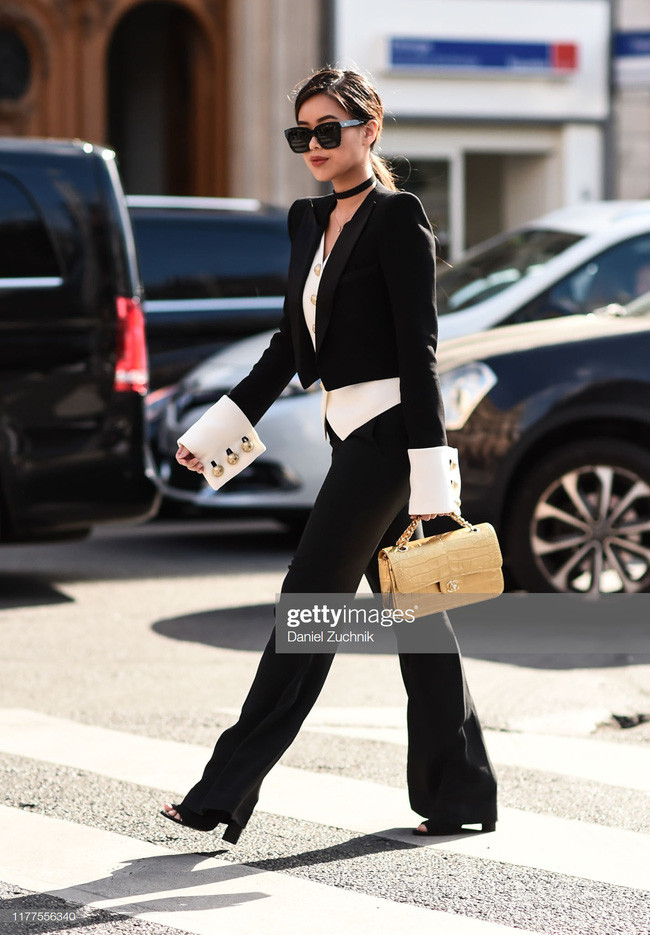 Rich kid Thảo Tiên vừa lên đồ “chất ngất” đã lọt ngay vào top street style đẹp nhất Paris Fashion Week - Ảnh 5. Rich kid Thảo Tiên vừa lên đồ “chất ngất” đã lọt ngay vào top street style đẹp nhất Paris Fashion Week - Ảnh 5.