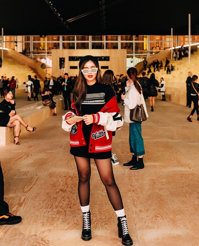 Màn hội ngộ hiếm hoi giữa rich kid Thảo Tiên và Nga Nguyễn tại show Louis Vuitton; Châu Bùi, Khánh Linh cùng xuất sắc quá đỗi - Ảnh 3. Màn hội ngộ hiếm hoi giữa rich kid Thảo Tiên và Nga Nguyễn tại show Louis Vuitton; Châu Bùi, Khánh Linh cùng xuất sắc quá đỗi - Ảnh 3.