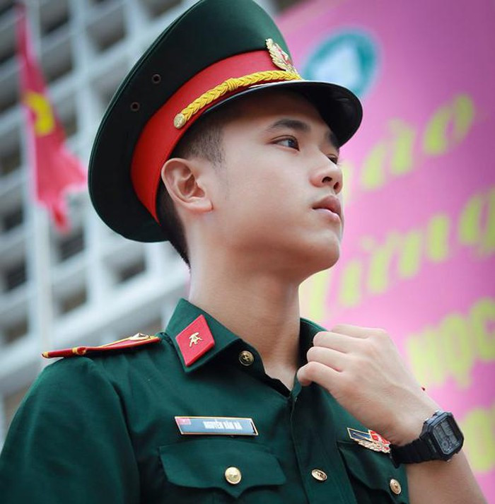 Những nam sinh trường quân đội gây sốt vì quá điển trai ảnh 7