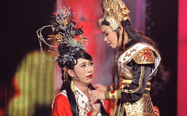 Hoài Linh được xem là "ông trùm" của showbiz Việt.