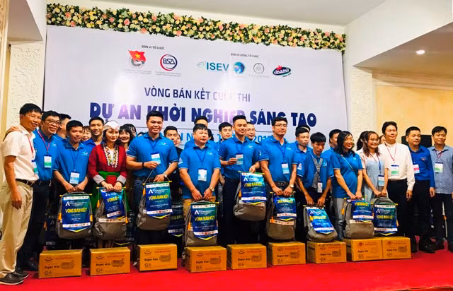 Các thí sinh tham gia Vòng bán kết Cuộc thi Dự án khởi nghiệp sáng tạo thanh niên nông thôn năm 2019 khu vực phía Bắc.