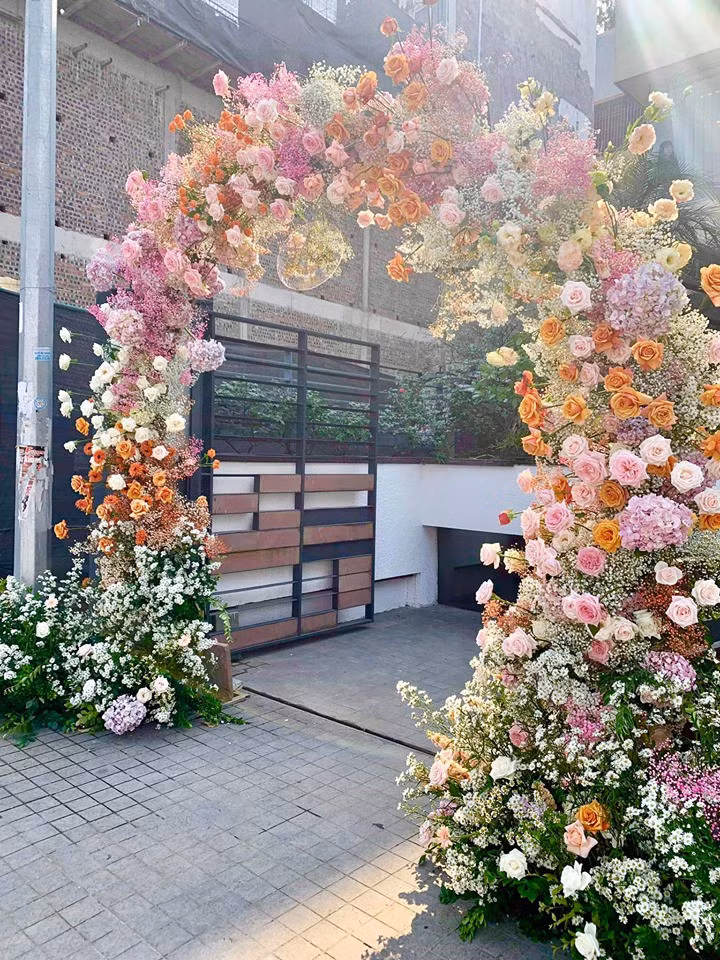 Lễ ăn hỏi Rich kid Hà Thành: Cô dâu vàng đeo không đếm xuể ảnh 4