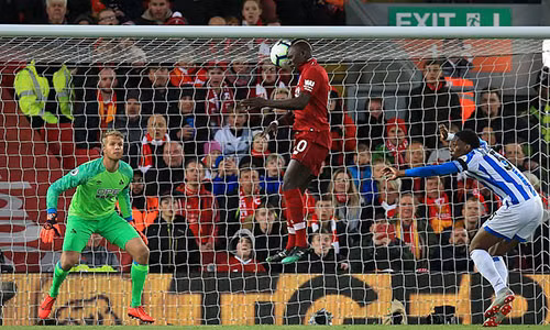 Mane nhân đôi cách biệt bằng cú đánh đầu trong cấm địa Mane nhân đôi cách biệt bằng cú đánh đầu trong cấm địa