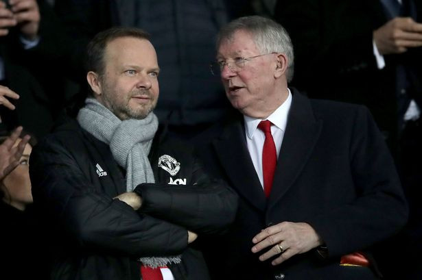 Giám đốc điều hành Ed Woodward buộc phải vào cuộc