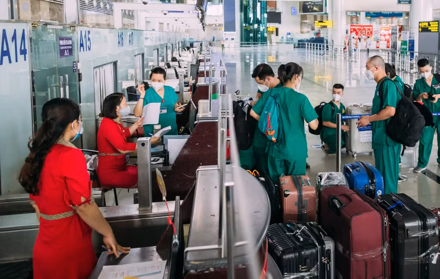 Vietjet tăng cường các chuyến bay vận chuyển nhân lực y tế