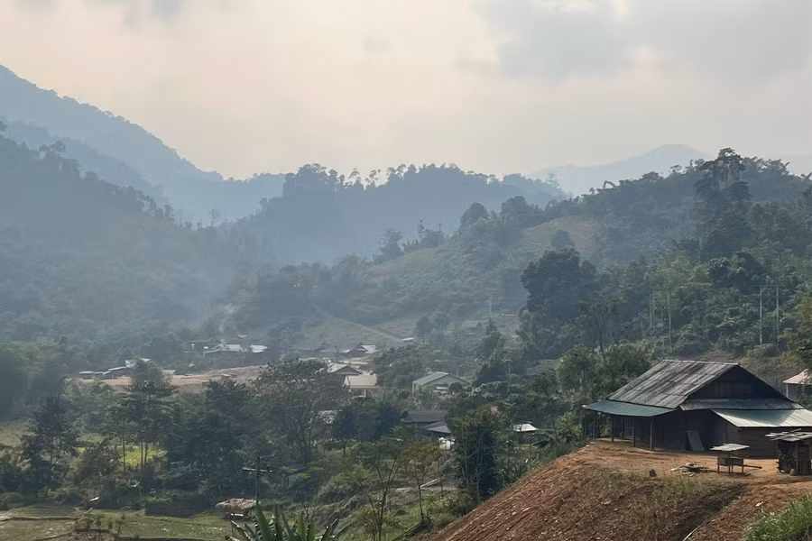 Một góc bản Huồi Sơn, xã Tam Hợp. Ảnh: Phạm Tâm.