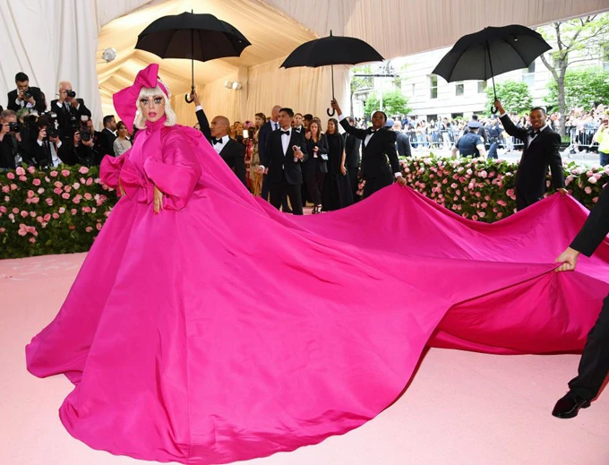 Cận cảnh trang phục lộng lẫy tại sự kiện thời trang thảm đỏ - Met Gala 2019