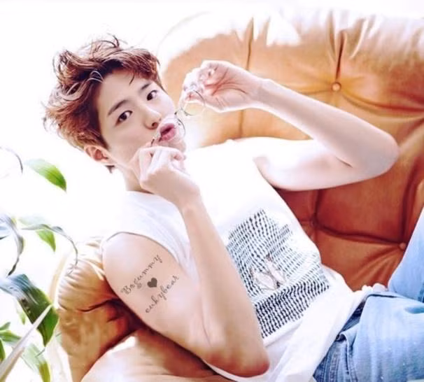 Những màn 'lột xác' ngoạn mục nhất của các nam thần Kbiz ảnh 8