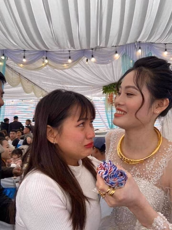 Đứa bạn thân đi lấy chồng.