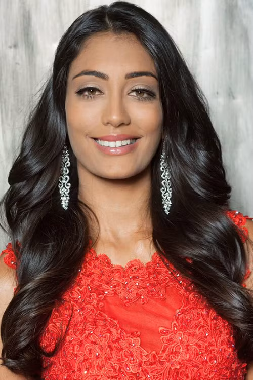 dan-thi-sinh-hh-sieu-quoc-gia-bi-che-mat-gia-nua-bien-dang-6