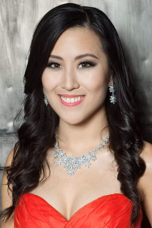 dan-thi-sinh-hh-sieu-quoc-gia-bi-che-mat-gia-nua-bien-dang-3