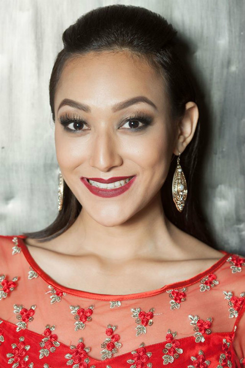 dan-thi-sinh-hh-sieu-quoc-gia-bi-che-mat-gia-nua-bien-dang-7