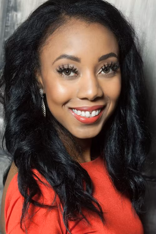 dan-thi-sinh-hh-sieu-quoc-gia-bi-che-mat-gia-nua-bien-dang-8