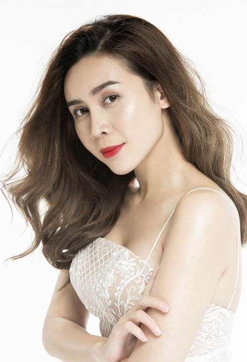 luu-huong-giang-khoe-anh-moi-sau-khi-thua-nhan-thm-my-10