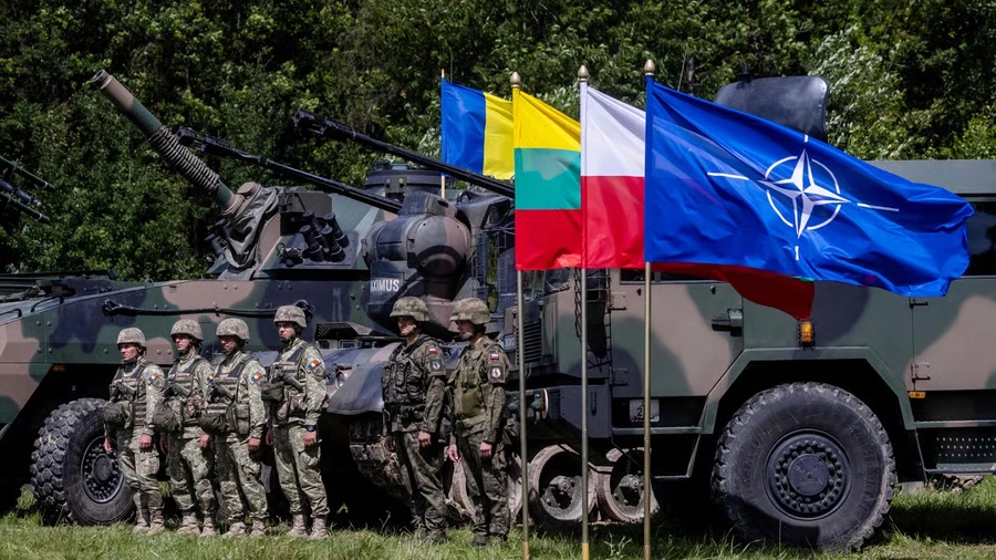'NATO và bãi thanh lý vũ khí khổng lồ'