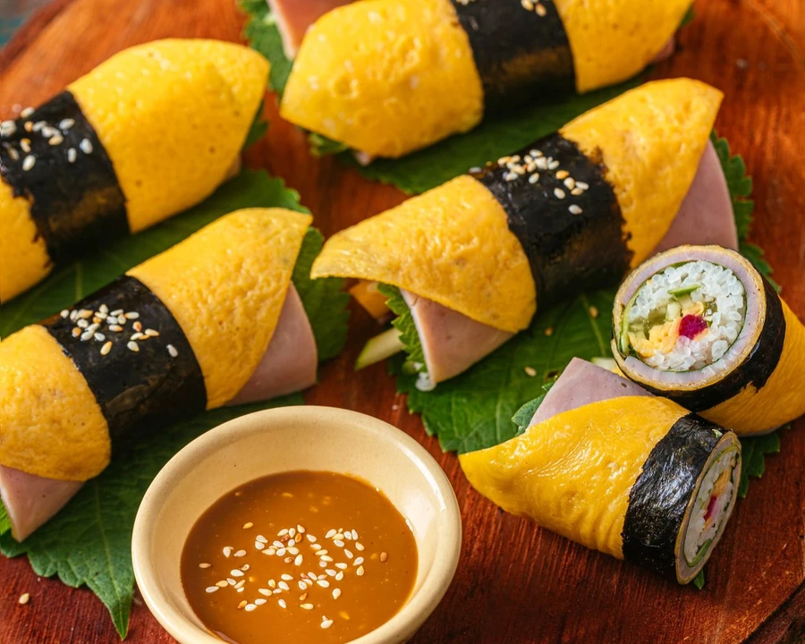 Tuyệt chiêu làm kimbap mùa hè siêu dễ, siêu ngon