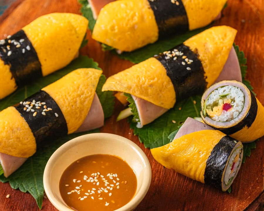 Tuyệt chiêu làm kimbap mùa hè siêu dễ, siêu ngon