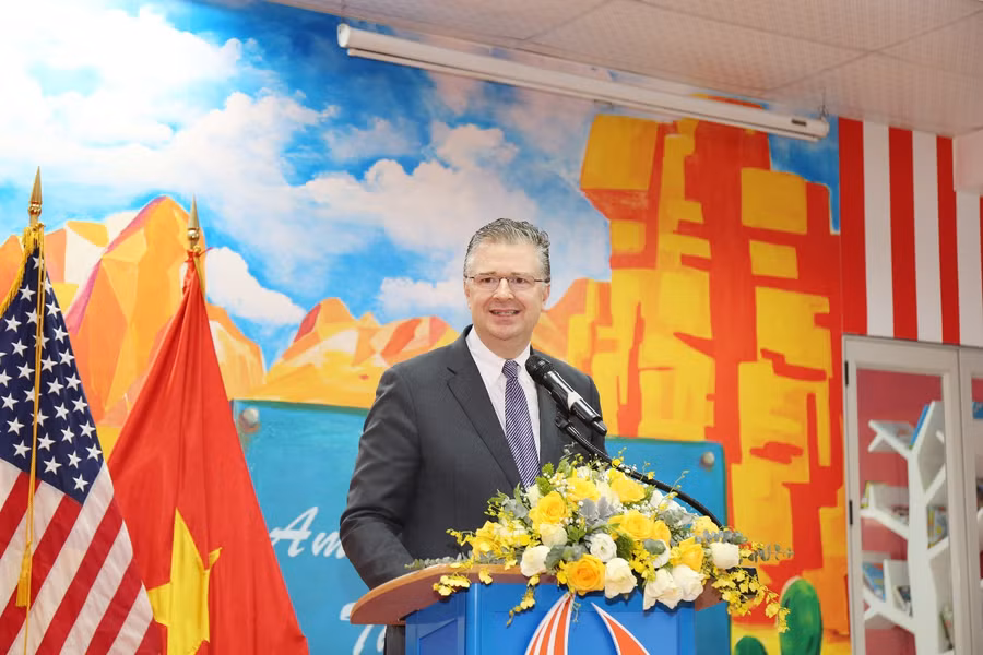 Đại sứ Kritenbrink phát biểu tại lễ khai trương