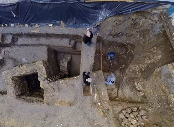 Xây nhà mới, phát hiện thành cổ 1000 năm tuổi ảnh 3