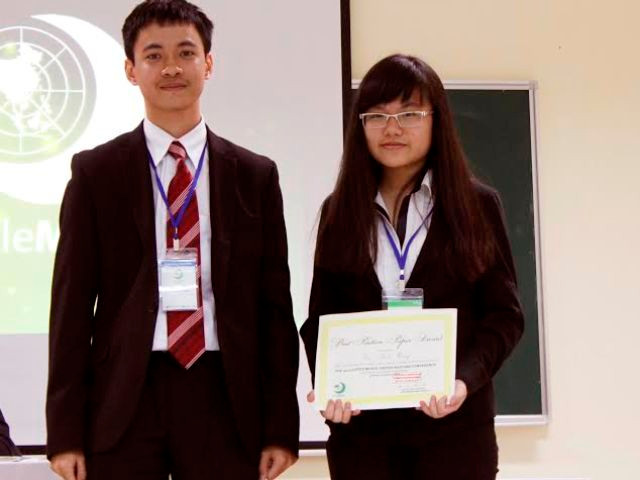 Tạ Minh Hằng (nữ) – Delegate of Singapore đã đạt giải Best Position Paper.