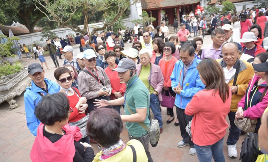 "Tour du lịch 0 đồng" để kinh doanh trái phép lại lộng hành, UBND TP.HCM cảnh báo bẫy lừa