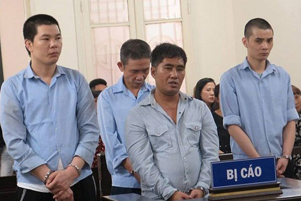 Các bị cáo tại tòa Trùm ma túy thắt cổ tự vẫn trong trại tạm giam